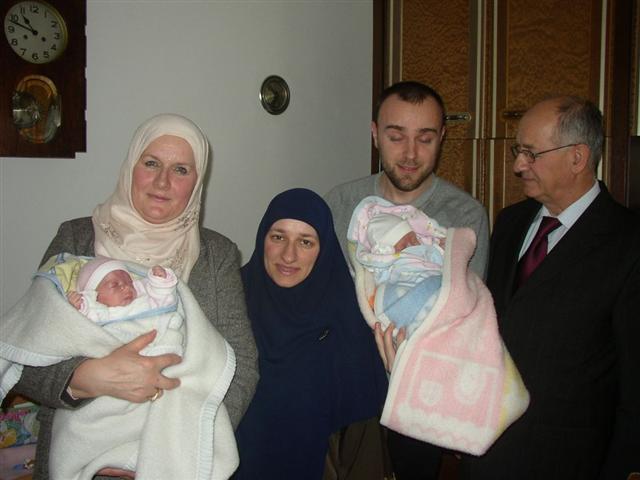 Azra Ceric i Muharem Hasanbegovic u porodici Razanica